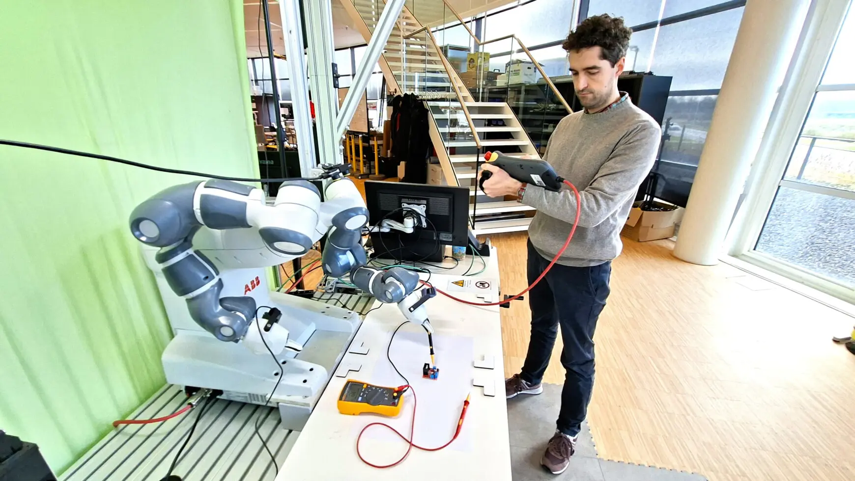 Robots op afstand laten leren via 5G | Value Added IoT distributie | MCS